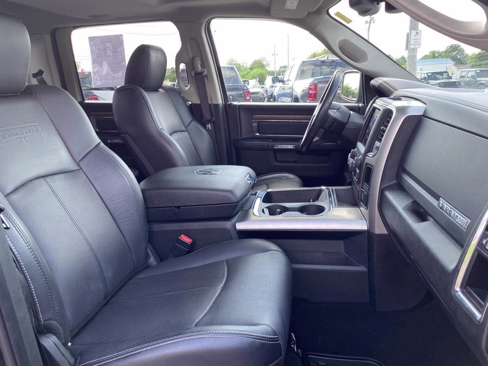 2017 Brilliant Black Crystal Pearlcoat Ram 1500 Laramie 4X4 Truck