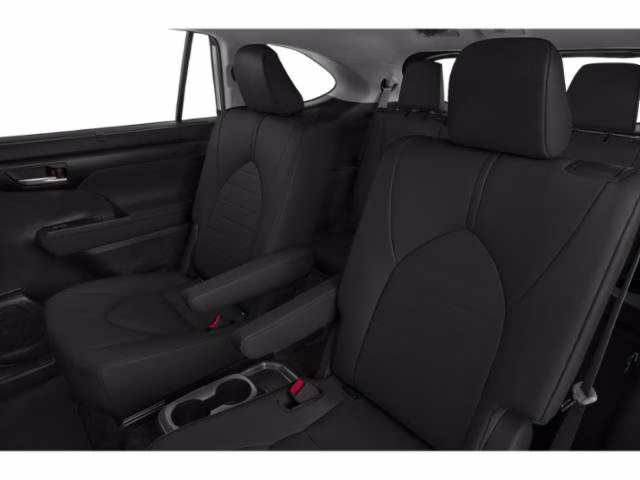 2021 Toyota Highlander XLE FWD SUV