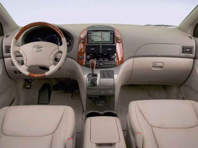 2010 Toyota Sienna FWD Van
