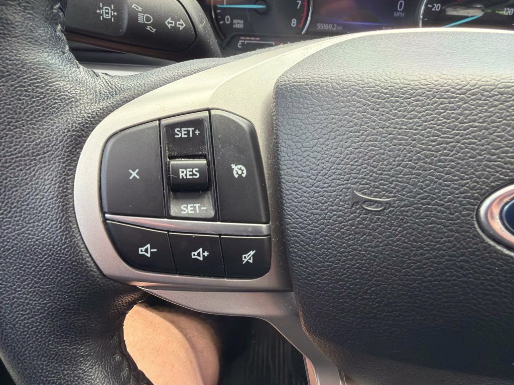 2022 Ford Explorer XLT 4X4 SUV
