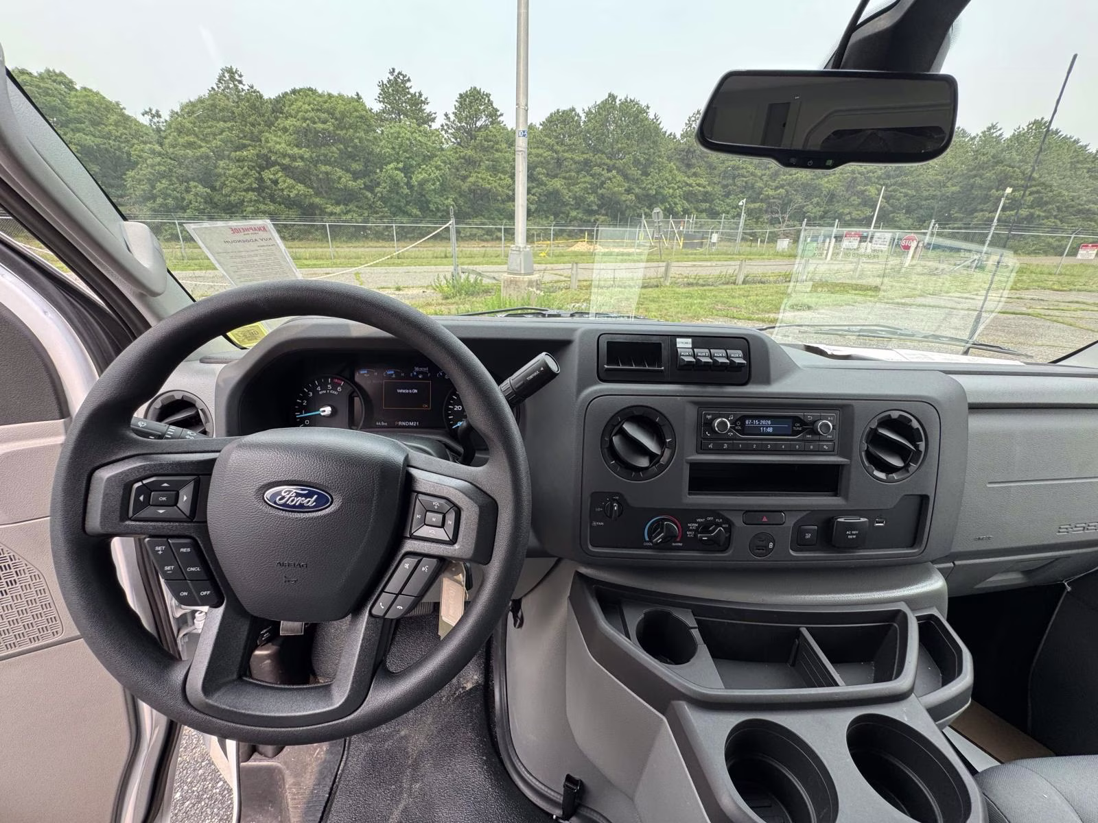 2027 Oxford White Ford E-Series Cutaway Base RWD Specialty Vehicle