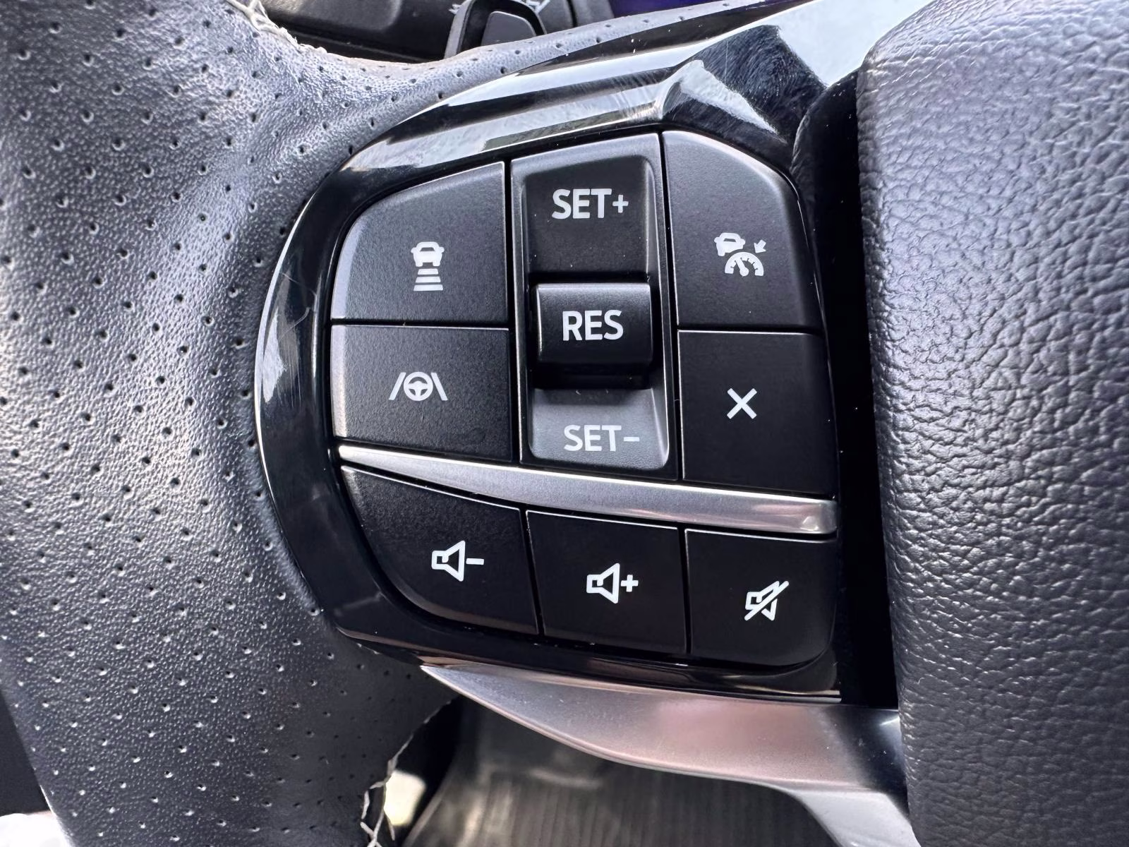 2023 Carbonized Gray Metallic Ford Explorer ST 4WD 4X4 SUV