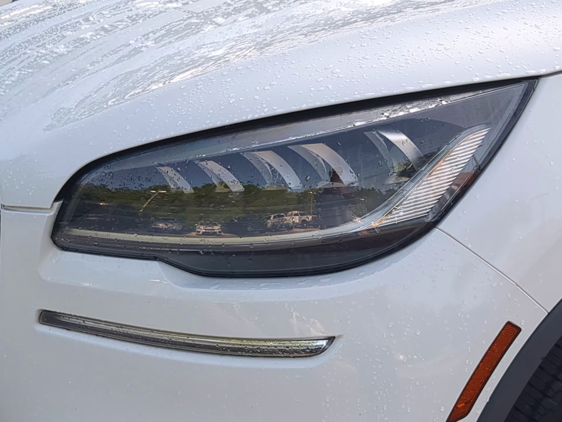 2023 Pristine White Metallic Tri-Coat Lincoln Aviator Reserve RWD SUV