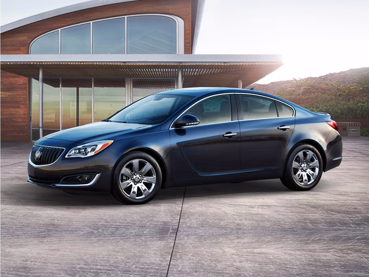 2015 White Diamond Tricoat Buick Regal Turbo FWD Sedan
