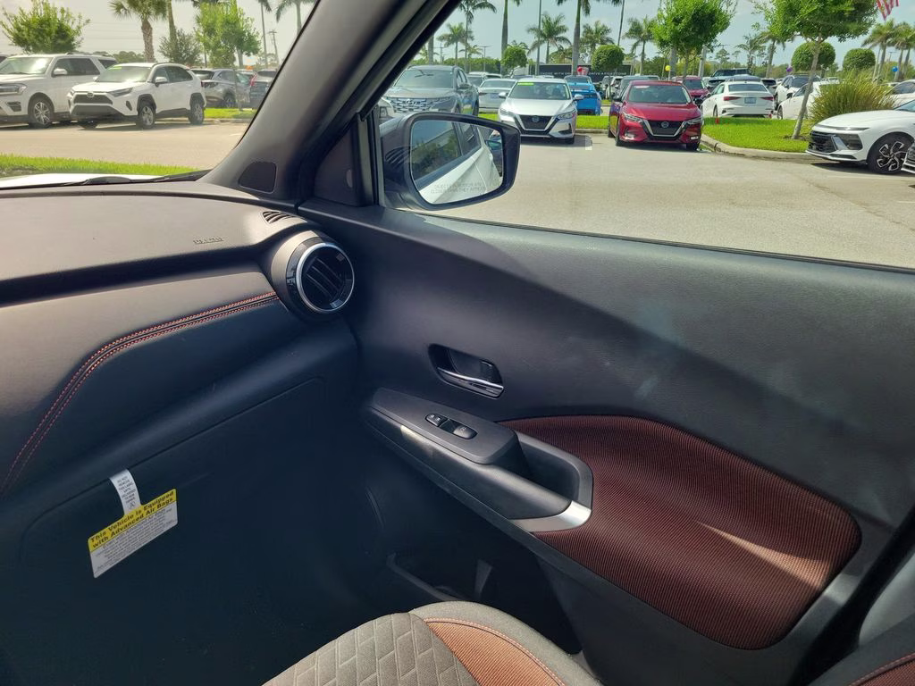 2023 Aspen White/Super Black Nissan Kicks SR FWD SUV