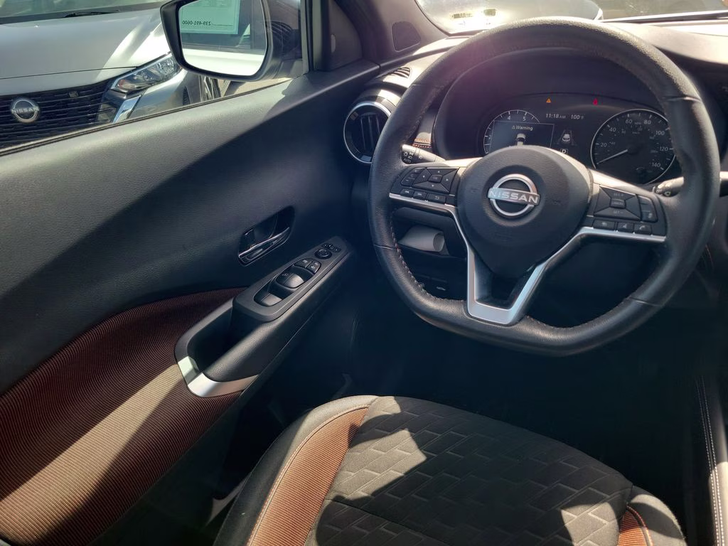 2023 Aspen White/Super Black Nissan Kicks SR FWD SUV