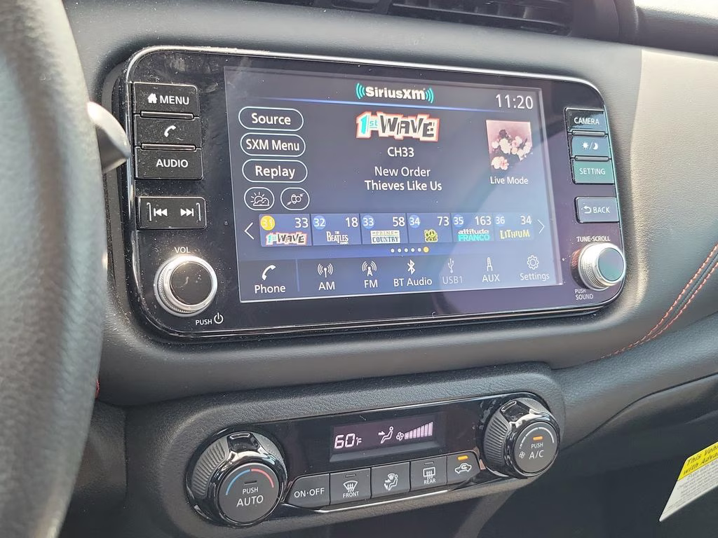 2023 Aspen White/Super Black Nissan Kicks SR FWD SUV