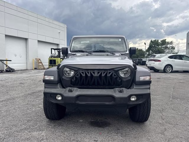 2020 Billet Silver Metallic Clearcoat Jeep Gladiator Sport S 4X4 Truck