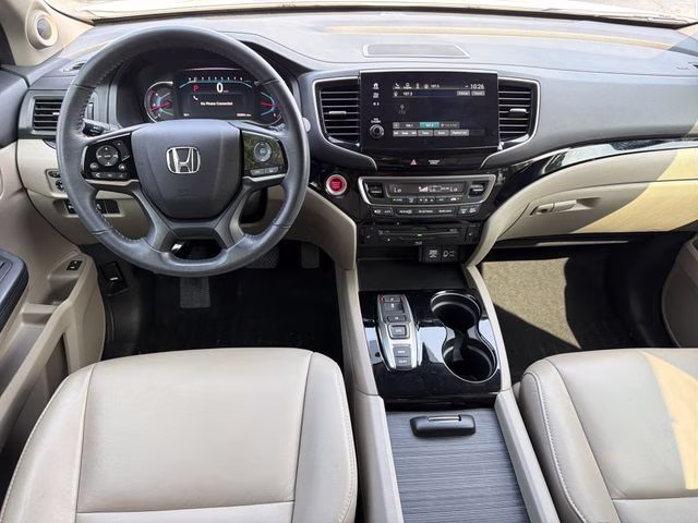 2022 Crystal Black Pearl Honda Pilot Touring FWD SUV