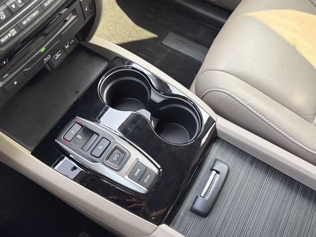 2022 Crystal Black Pearl Honda Pilot Touring FWD SUV