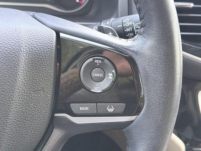 2022 Crystal Black Pearl Honda Pilot Touring FWD SUV