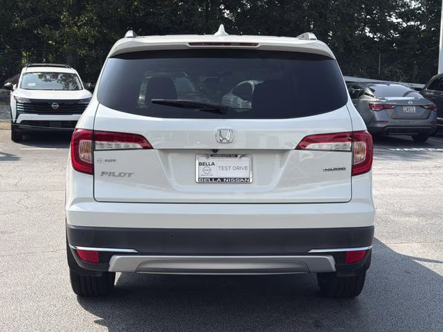 2022 Crystal Black Pearl Honda Pilot Touring FWD SUV