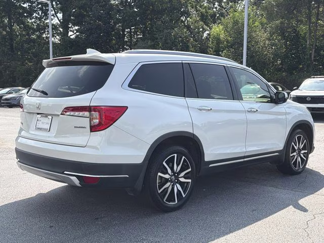 2022 Crystal Black Pearl Honda Pilot Touring FWD SUV