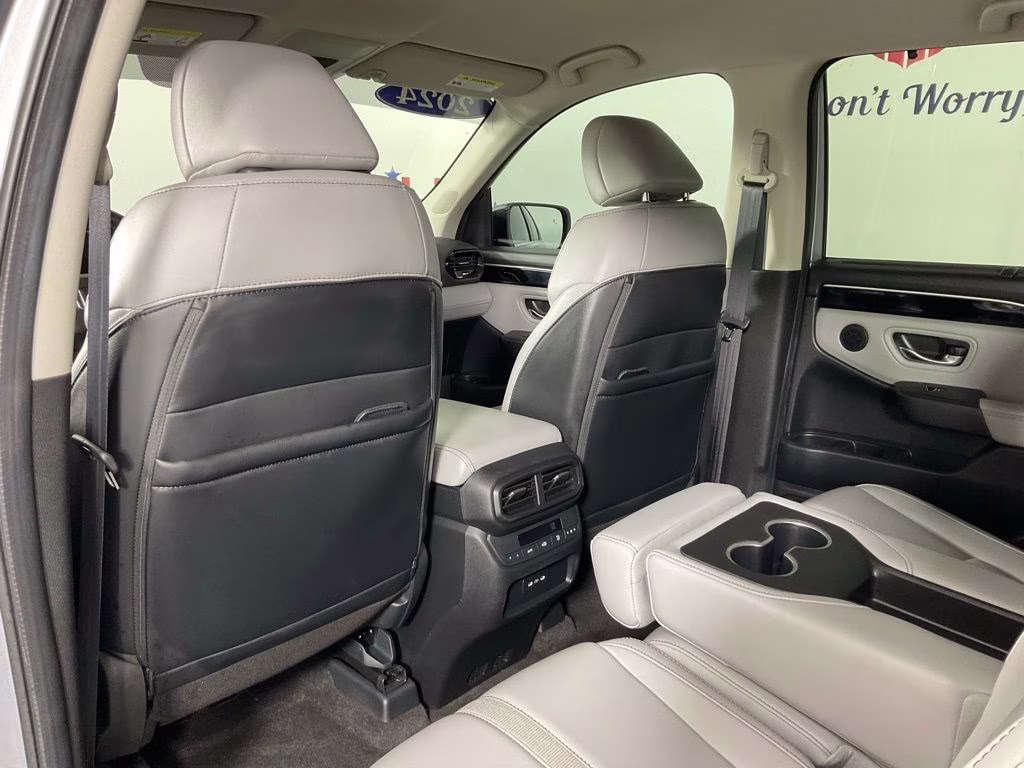 2024 Silver Honda Pilot EX-L FWD SUV