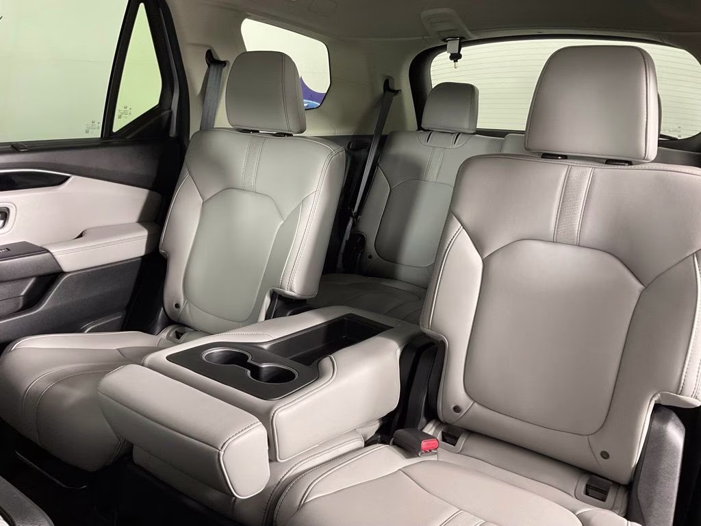 2024 Silver Honda Pilot EX-L FWD SUV