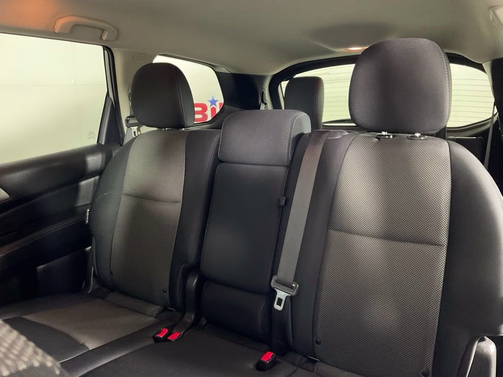 2019 Brilliant Silver Metallic Nissan Pathfinder SV FWD SUV