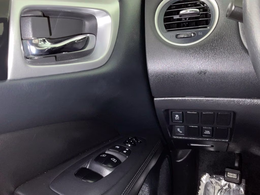 2019 Brilliant Silver Metallic Nissan Pathfinder SV FWD SUV