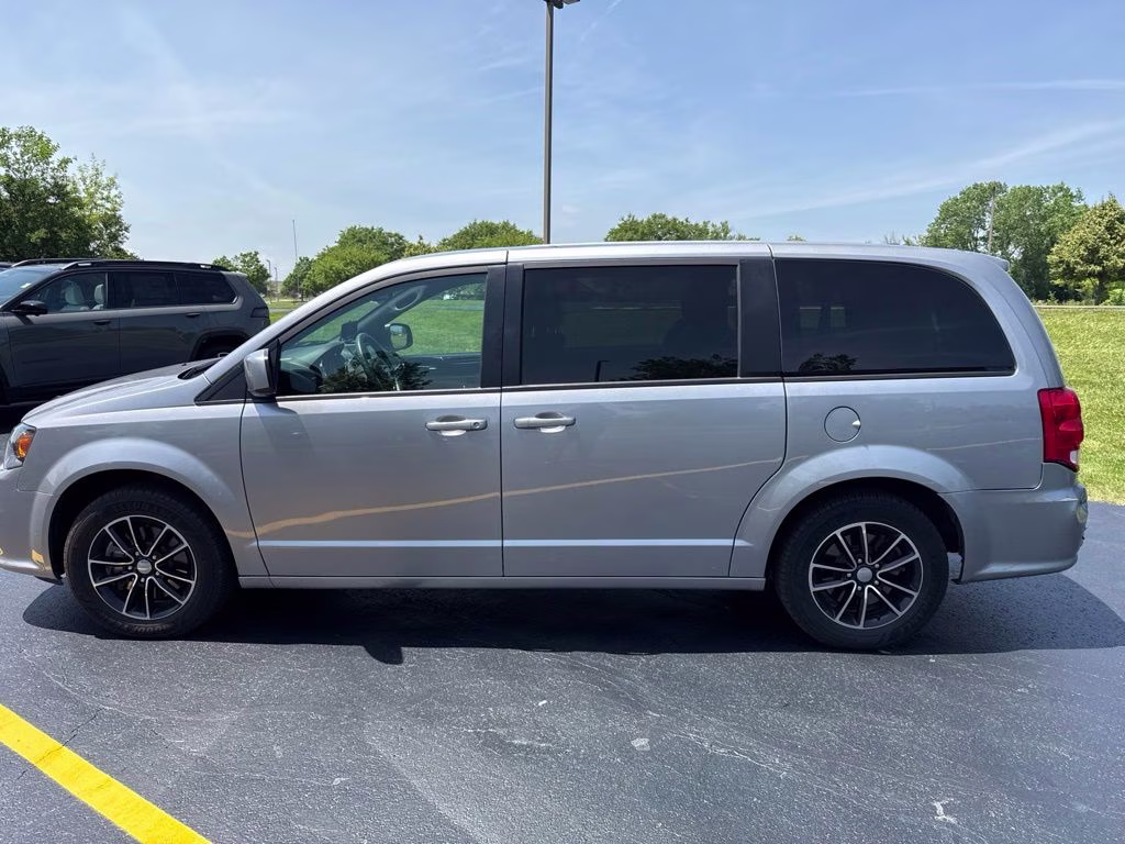 2018 Billet Silver Metallic Clearcoat Dodge Grand Caravan SE Plus FWD Van