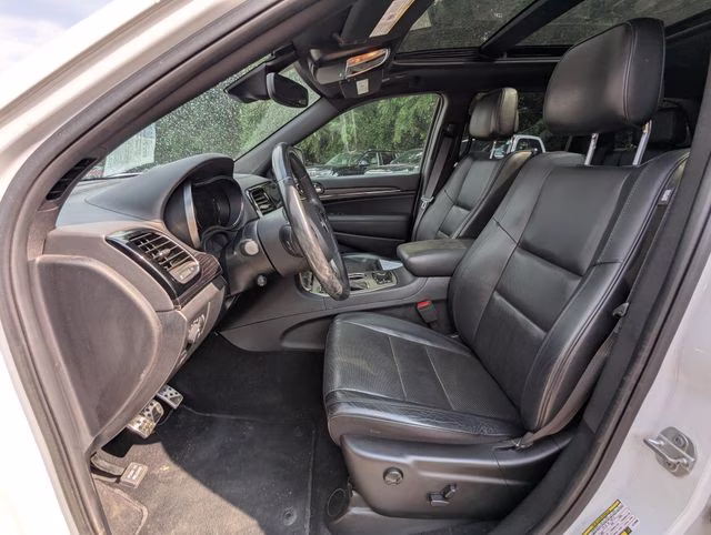 2020 Bright White Clearcoat Jeep Grand Cherokee Overland 4X4 SUV