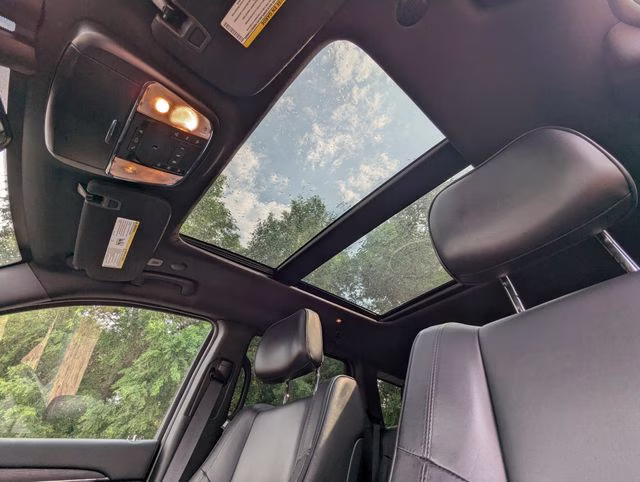 2020 Bright White Clearcoat Jeep Grand Cherokee Overland 4X4 SUV
