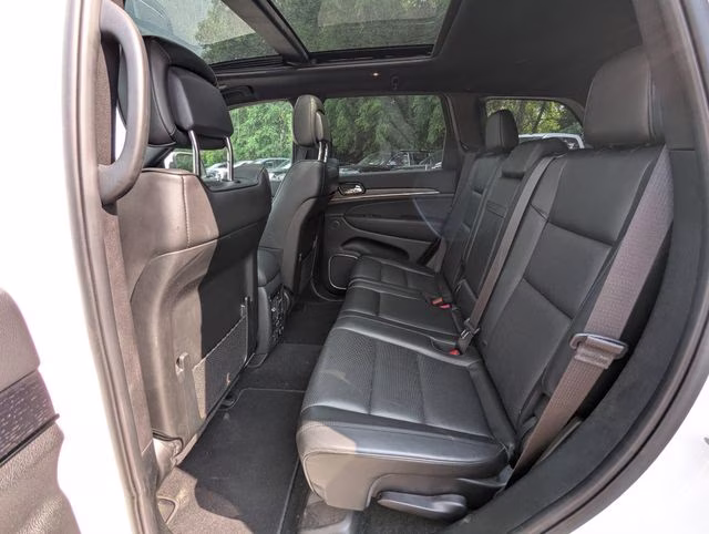 2020 Bright White Clearcoat Jeep Grand Cherokee Overland 4X4 SUV