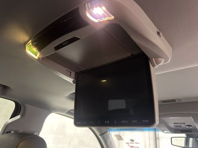 2015 Quicksilver Metallic GMC Yukon SLT 4X4 SUV