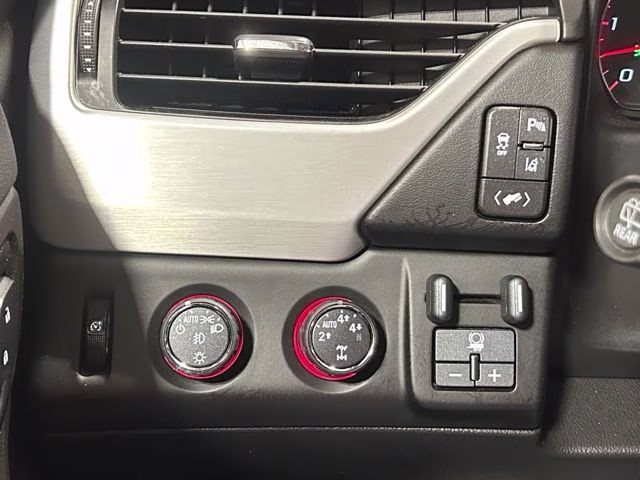 2015 Quicksilver Metallic GMC Yukon SLT 4X4 SUV