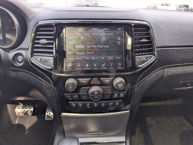 2020 Bright White Clearcoat Jeep Grand Cherokee Overland 4X4 SUV