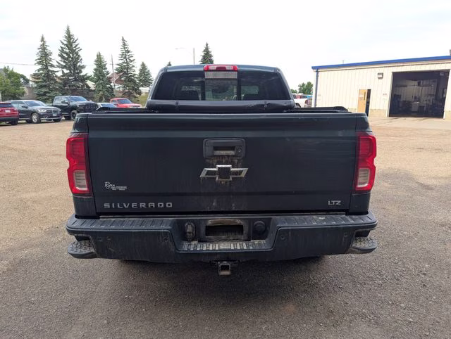 2017 Graphite Metallic Chevrolet Silverado 1500 LTZ 4X4 Truck