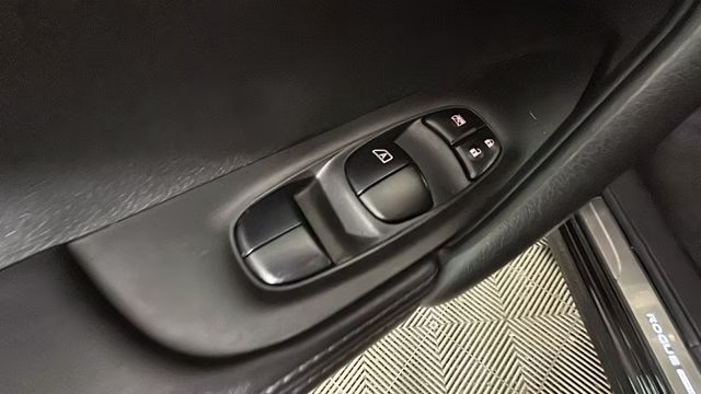 2020 Magnetic Black Pearl Nissan Rogue Sport SV AWD SUV