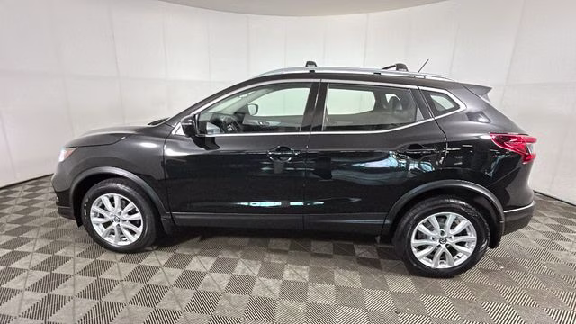 2020 Magnetic Black Pearl Nissan Rogue Sport SV AWD SUV