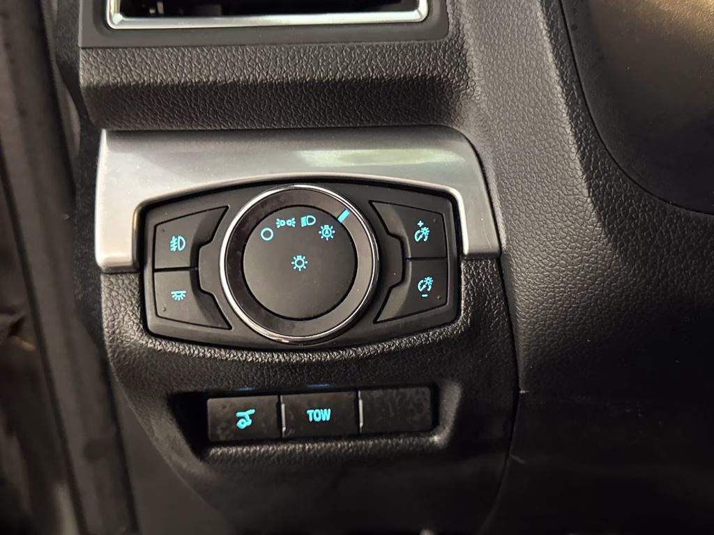 2019 Magnetic Metallic Ford Explorer Limited FWD SUV