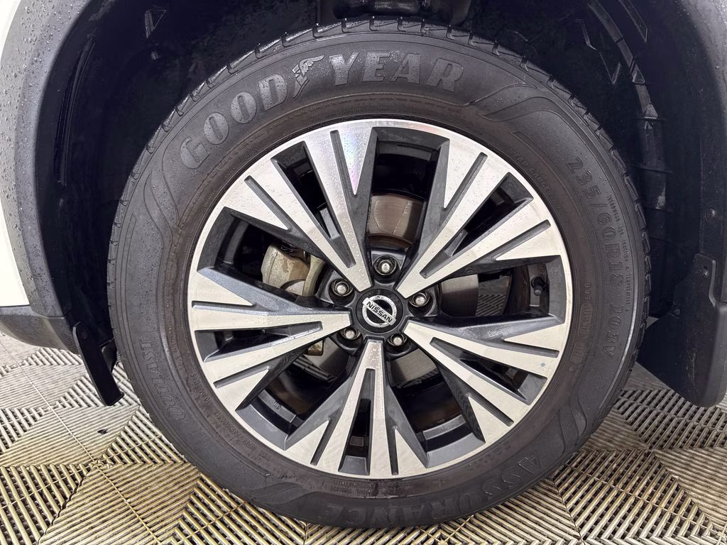 2021 Pearl White Tricoat Nissan Rogue SV FWD SUV