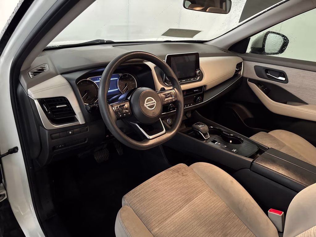2021 Pearl White Tricoat Nissan Rogue SV FWD SUV