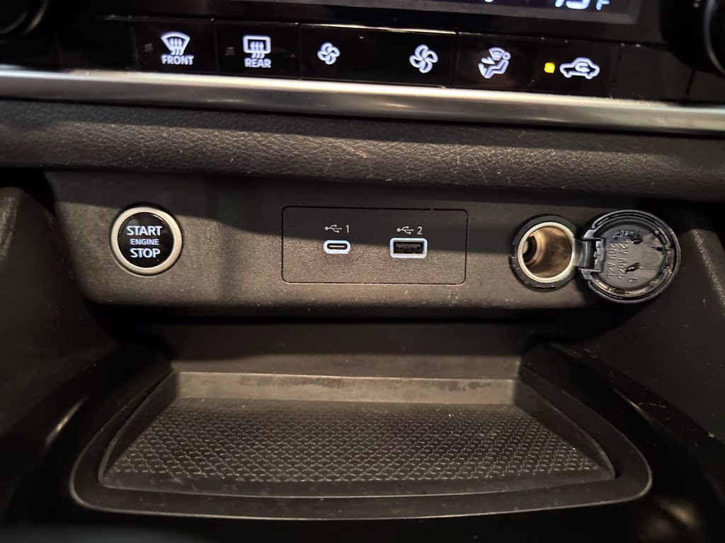 2021 Pearl White Tricoat Nissan Rogue SV FWD SUV