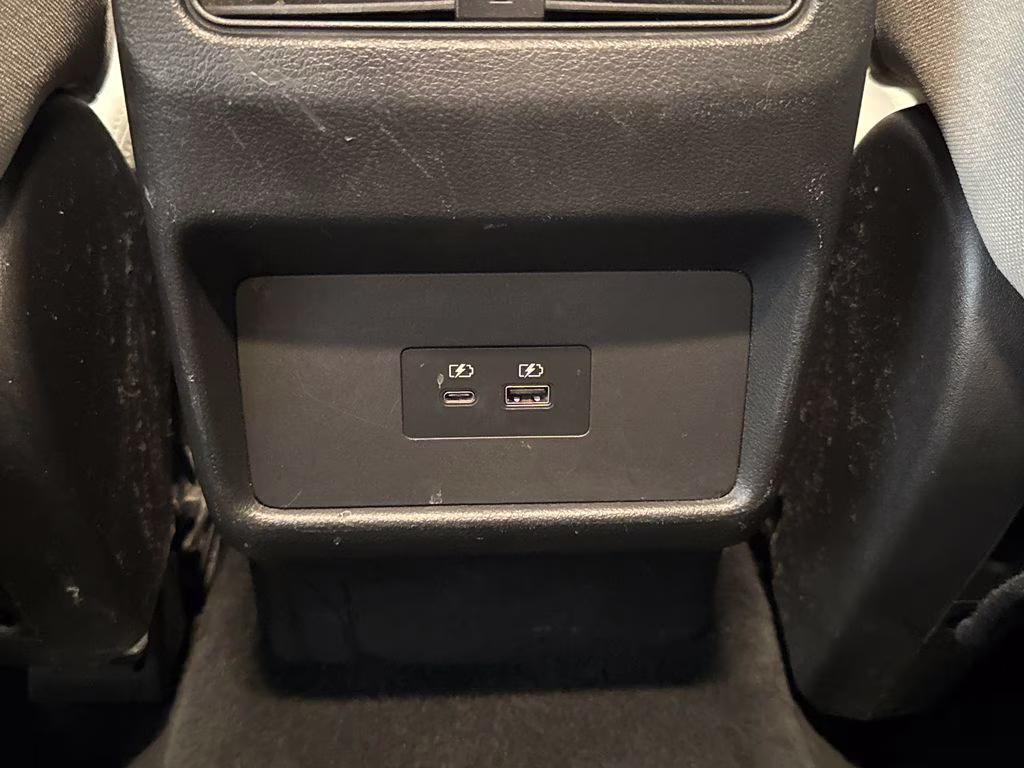 2021 Pearl White Tricoat Nissan Rogue SV FWD SUV