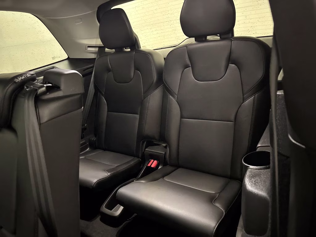 2021 Thunder Gray Metallic Volvo XC90 T5 Momentum FWD SUV