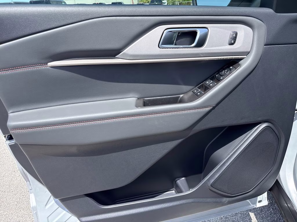 2026 Space White Metallic Ford Explorer Active RWD SUV