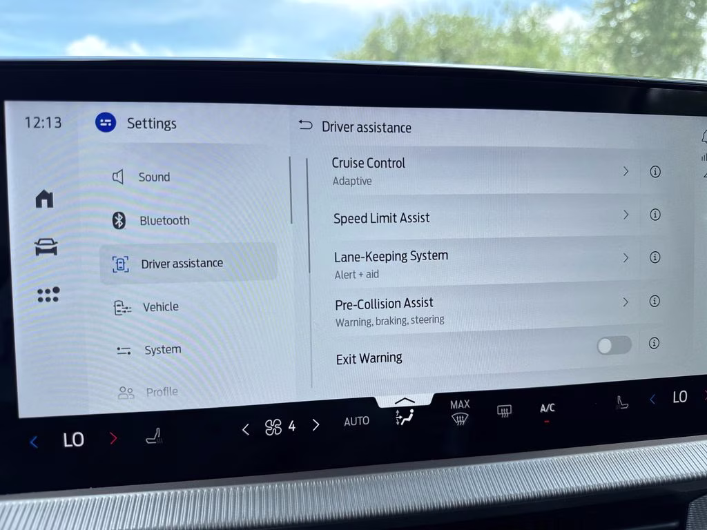 2026 Space White Metallic Ford Explorer Active RWD SUV