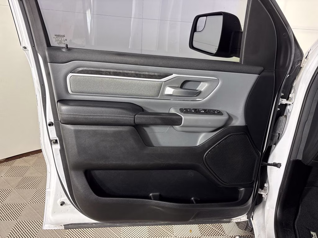 2021 Bright White Clearcoat Ram 1500 Big Horn/Lone Star 4X4 Truck