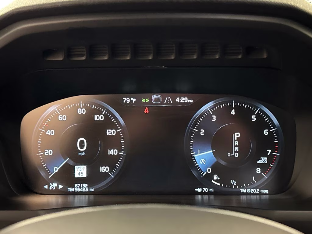 2021 Thunder Gray Metallic Volvo XC90 T5 Momentum FWD SUV