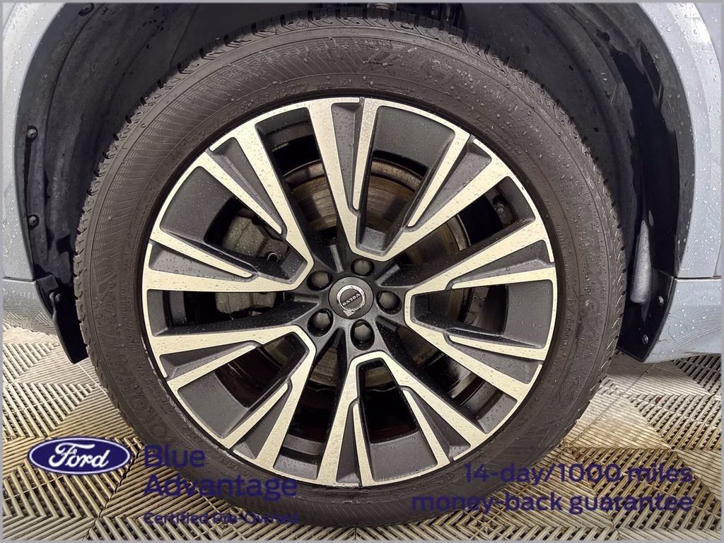 2021 Thunder Gray Metallic Volvo XC90 T5 Momentum FWD SUV