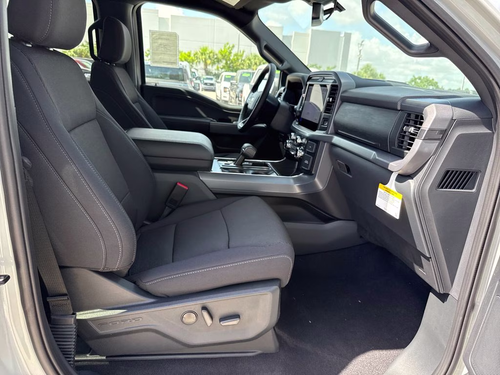2026 Avalanche Ford F-150 XLT RWD Truck