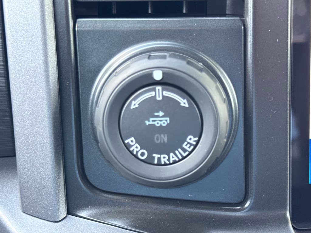 2026 Avalanche Ford F-150 XLT RWD Truck