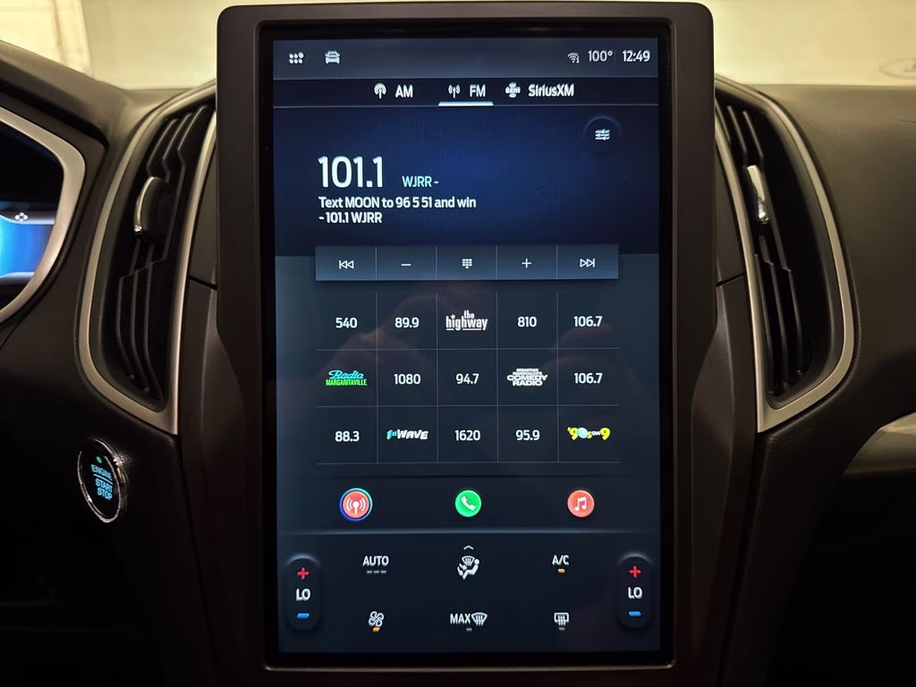 2021 Oxford White Ford Edge SE FWD SUV