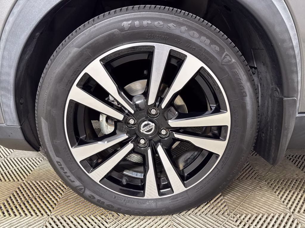 2018 Gun Metallic Nissan Kicks SV FWD SUV