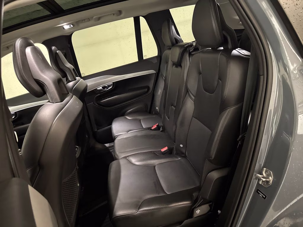 2021 Thunder Gray Metallic Volvo XC90 T5 Momentum FWD SUV