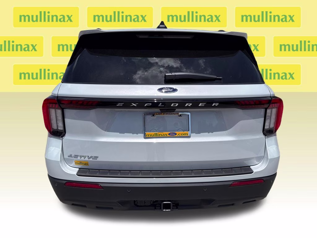 2026 Space White Metallic Ford Explorer Active RWD SUV