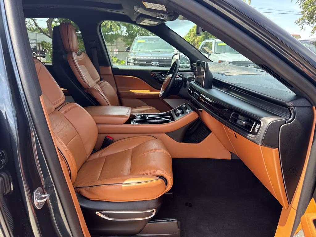 2020 Flight Blue Clearcoat Lincoln Aviator Black Label AWD SUV