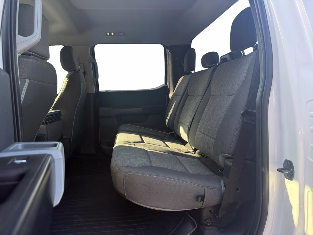 2021 Oxford White Ford F-150 XL 4X4 Truck